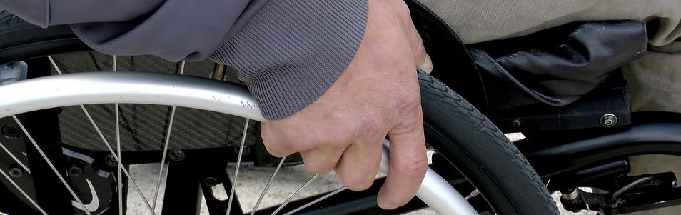 Read more about the article Barrieren mit einem Rollstuhllift verschwinden lassen