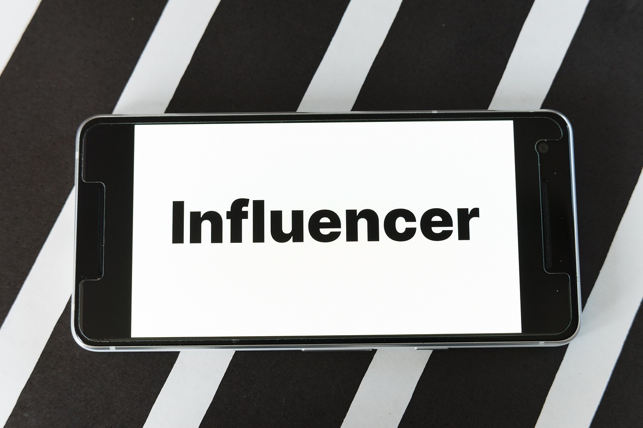 You are currently viewing Erfolgreiches Influencer-Marketing: So nutzen Sie die Kraft der Social Media Stars