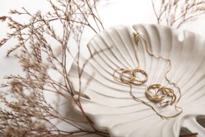 Read more about the article Elegante Akzente: Goldschmuck für jeden Anlass